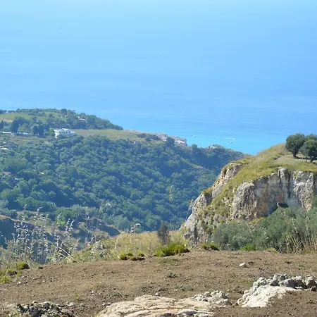 Alloggio per agriturismo Azienda Agrituristica Caridà *